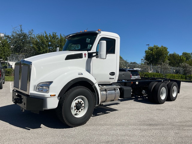 2024 Kenworth T880 Splendor 6x4 Cab and Chassis