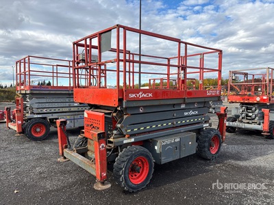 2015 Skyjack SJ7127 RT 4x4 Dual Fuel Scissor Lift