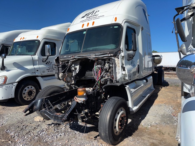 2012 Freightliner Cascadia 125 6x4 T/A Sleeper Truck Tractor (Inoperable)