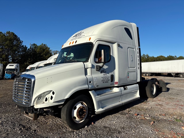 2012 Freightliner Cascadia 125 6x4 T/A Sleeper Truck Tractor (Inoperable)