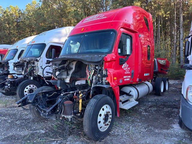 2009 Freightliner Cascadia 125 6x4 T/A Sleeper Truck Tractor (Inoperable)
