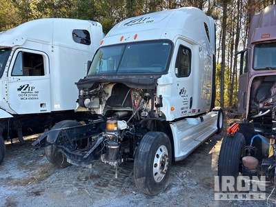 2010 Freightliner Cascadia 125 6x4 Cabeza Tractora Cabina Dormitorio (Inoperable)
