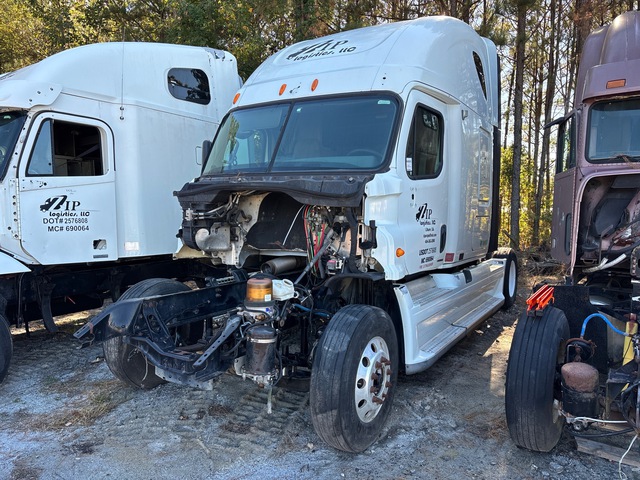2010 Freightliner Cascadia 125 6x4 T/A Sleeper Truck Tractor (Inoperable)