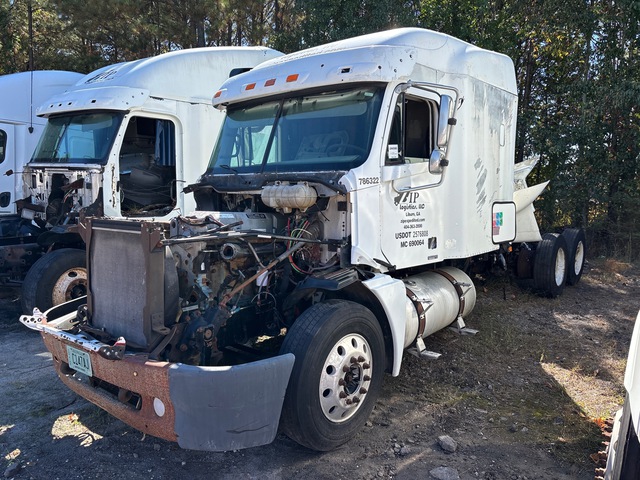 2006 Freightliner Columbia 120 6x4 T/A Sleeper Truck Tractor (Inoperable)
