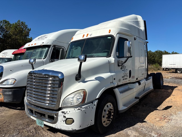 2009 Freightliner Cascadia 125 6x4 T/A Sleeper Truck Tractor (Inoperable)