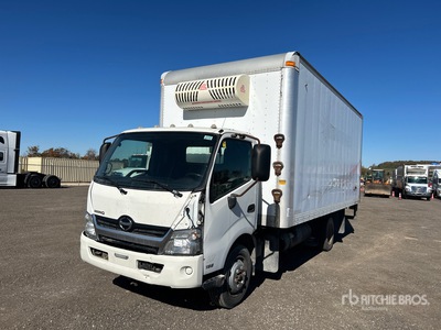 2015 Hino 195 4x2 Heated Van Truck