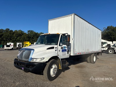 2009 International 4300 4x2 Autocarro furgonato