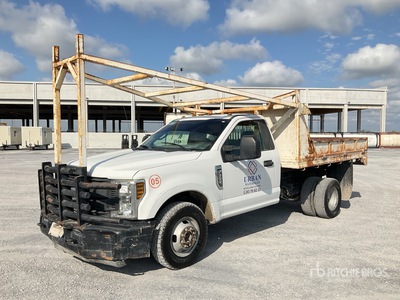 2019 Ford F-350 Camion con Plataforma de Volteo / Tipper Truck