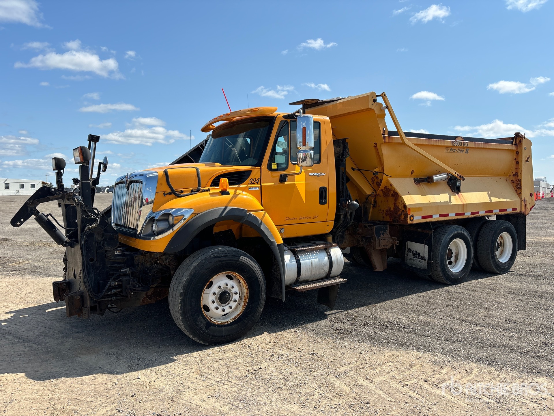 2010 International 7600SFA 6x4 Snow Plow Truck