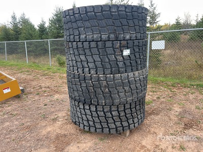 Quantity of (4) 20.5x25 Wheel Loader Winter Opony (Unused)