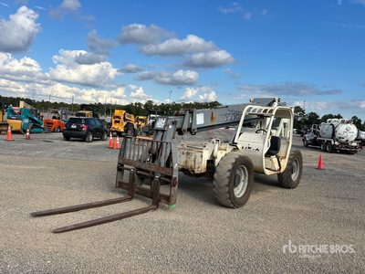 Terex TH842C Chariot élévateur télescopique