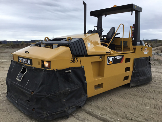 2006 Cat PF-300C Pneumatic Roller 2006 Cat PF-300C Pneumatic Roller