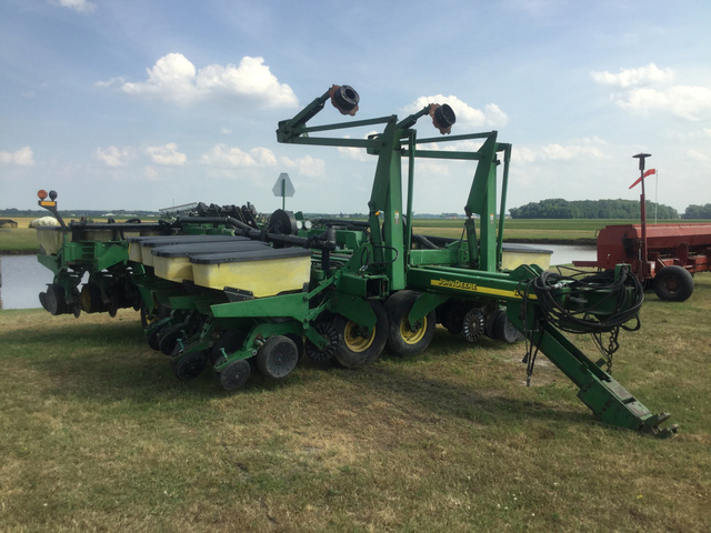 John Deere 1780 Planter