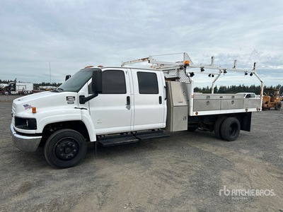2005 GMC C4500 4x2 Crew Cab Flatbed Truck