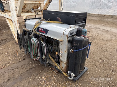 Red-D-Arc D300K 3+3 300 A Skid-Mounted MIG Engine Driven Welder