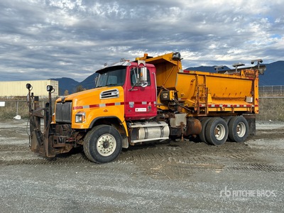 2014 Western Star 4700 6x4 Ciężarówka z rozrzutnikiem