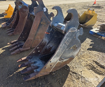 AMI 24 in Q/C Digging Excavator Bucket - Fits WBM 150 Series