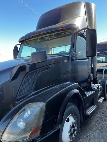 2016 Volvo VNL S/A Day Cab Truck Tractor (Inoperable)