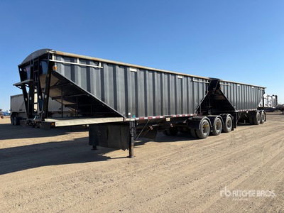 2018 Berg 28 ft Super B-Train Lead Belly Dump Grain Trailer