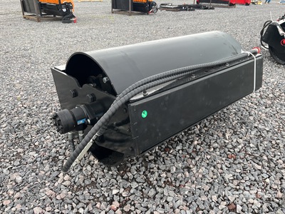 2025 GIYI VR39 39 in Mini Rodillo para Minicargador (Sin Usar) / Skid Steer Vibratory Roller (Unused)