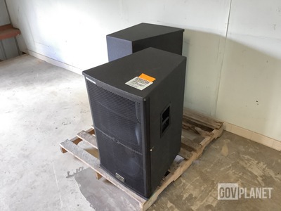 Pair of Peavey SP 3BX PA Speakers