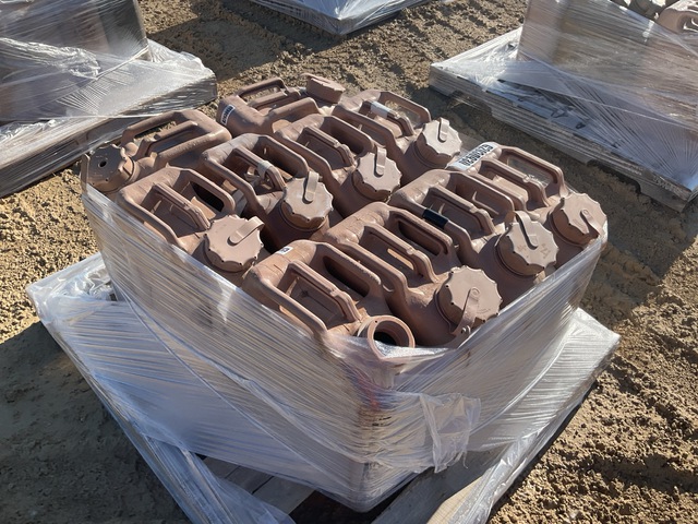 (10) Plastic Fuel Cans