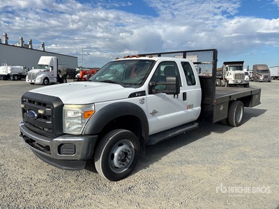 2015 Ford F-450 4x4 Extended Cab Flatbed Truck