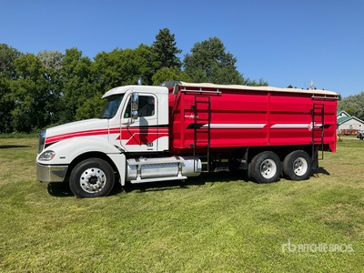 Freightliner CL120 6x4 Columbia Grain Truck