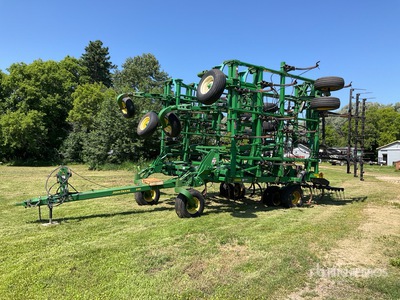John Deere 2410 47 ft Chisel Plow