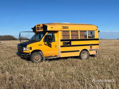 1999 Ford E-350 4x2 Tool Bus