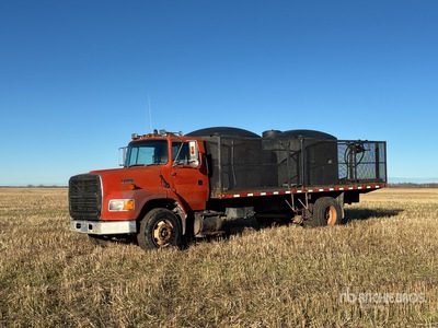 1993 Ford L8000 4x2 Flatbed Truck