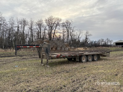 2001 Southland 21000 lb 26 ft Tri/A Gooseneck Equipment Trailer