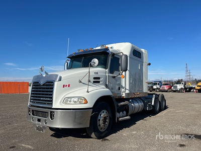 2013 Mack CXU613 6x4 Cabeza Tractora Cabina Dormitorio