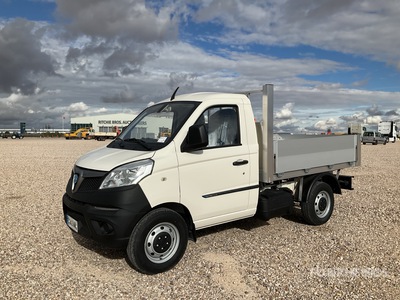 2021 Piaggio Porter NP6 4x2 Flatbed Truck (Unused)