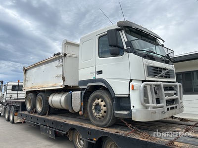 2011 Volvo FM13 T/A Dump Truck
