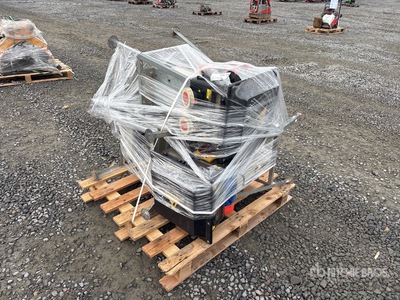 Quantity of (3) B.O.S Electrical Distribution Box Divers - Équipement de distribution électrique