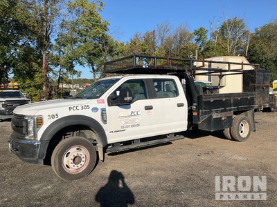 2018 Ford F450 XL 4x2 Crew Cab Flatbed Truck