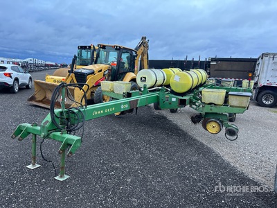 John Deere 7000 10 Row زارع