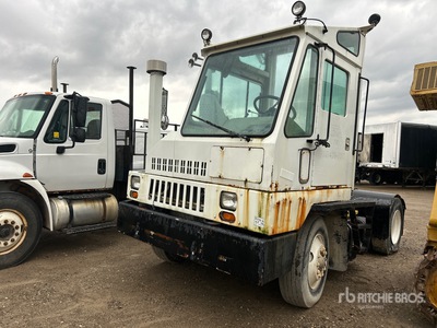 2000 Ottawa YT30 4x2 Tracteur de manœuvre (Inoperable)