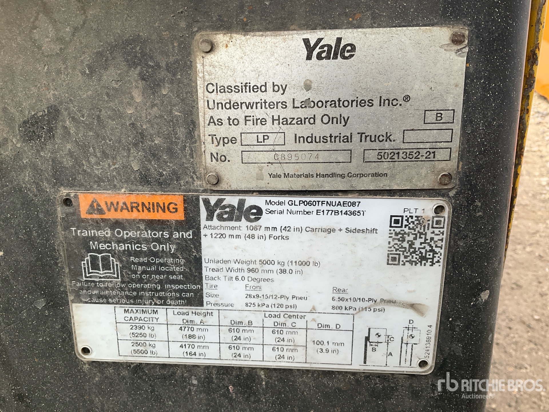 1996 Yale GLP060TFNUAE087 5500 lb Pneumatic Tire Forklift