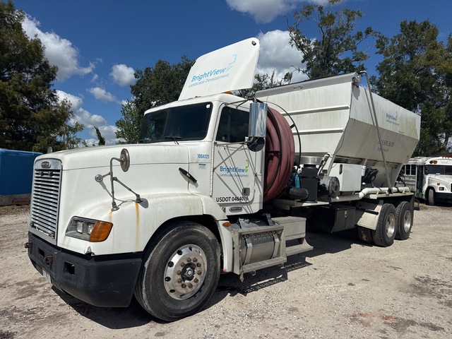 2001 Freightliner FLD112 6x4 Mulch Blower 2001 Freightliner FLD112 6x4 Mulch Blower