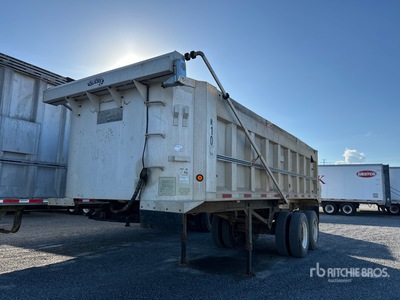 1995 Travis 24 ft T/A Aluminum Frameless Hinterkipper