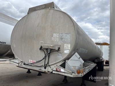 1988 Heil 9000 gal T/A Tanker Trailer