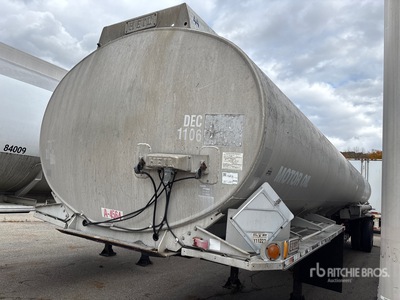 1988 Heil 9000 gal T/A Tanker Trailer