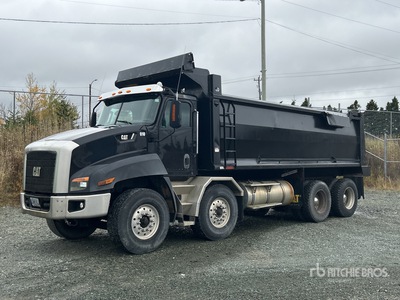 2013 Cat CT660S SBA 8x4 Twin-Steer Camion à benne basculante D/E