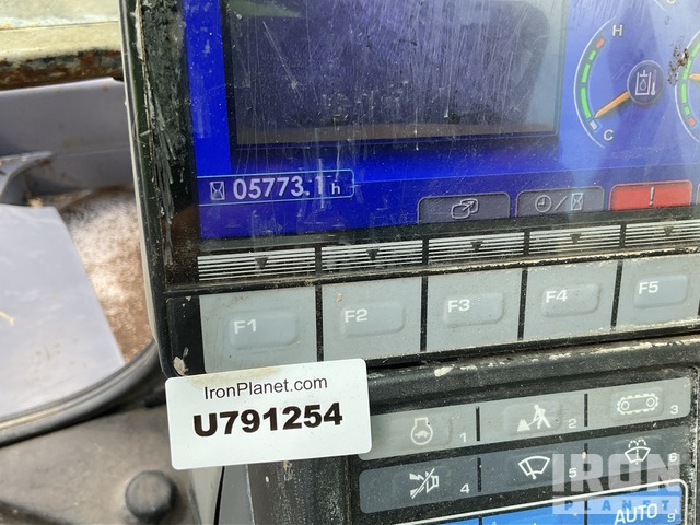 EXCAVADORA 2016 KOMATSU PC138USLC11