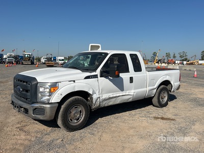 2013 Ford F-250 4x2 Extended Cab Pickup