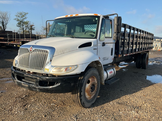 2013 International 4300 4x2 Flatbed Truck