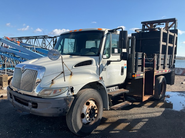 2007 International 4200 4x2 Attenuator Truck 2007 International 4200 4x2 Attenuator Truck