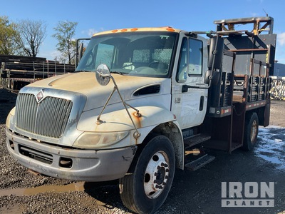 2007 International 4200 4x2 Attenuator Truck
